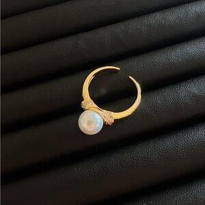 Women’s Gold-Plated Adjustable Ring with Pearl & Rhinestone Accents Elegant